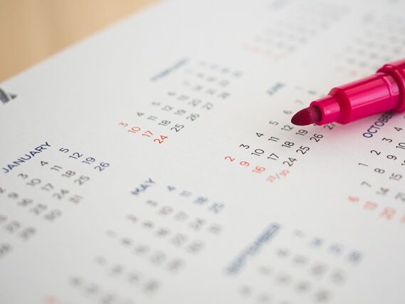 Stift auf Kalender