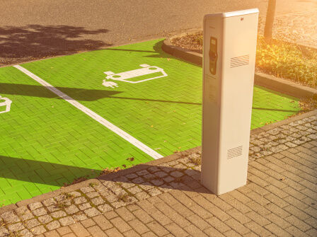 Öffentliche E-Ladestation 