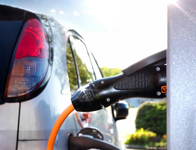 E-Auto an Ladestation