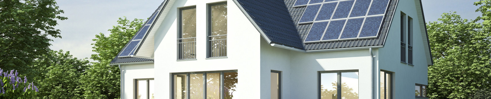 Modernes Haus mit PV-Anlage 